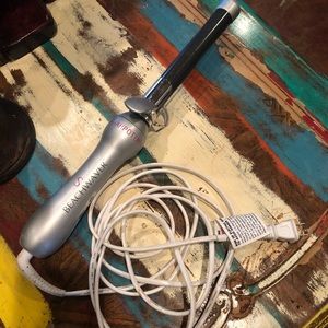 Beachwaver curling iron